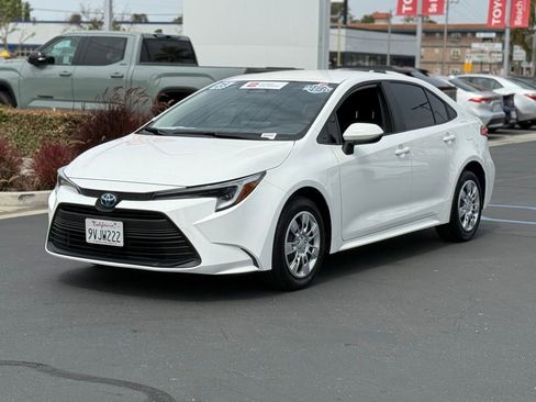 Used 2025 Toyota Corolla LE w/ Convenience Package image 6