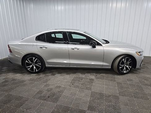 Used 2024 Volvo S60 B5 Plus image 2