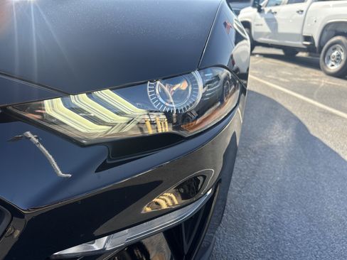 Used 2019 Ford Mustang Premium RWD image 8