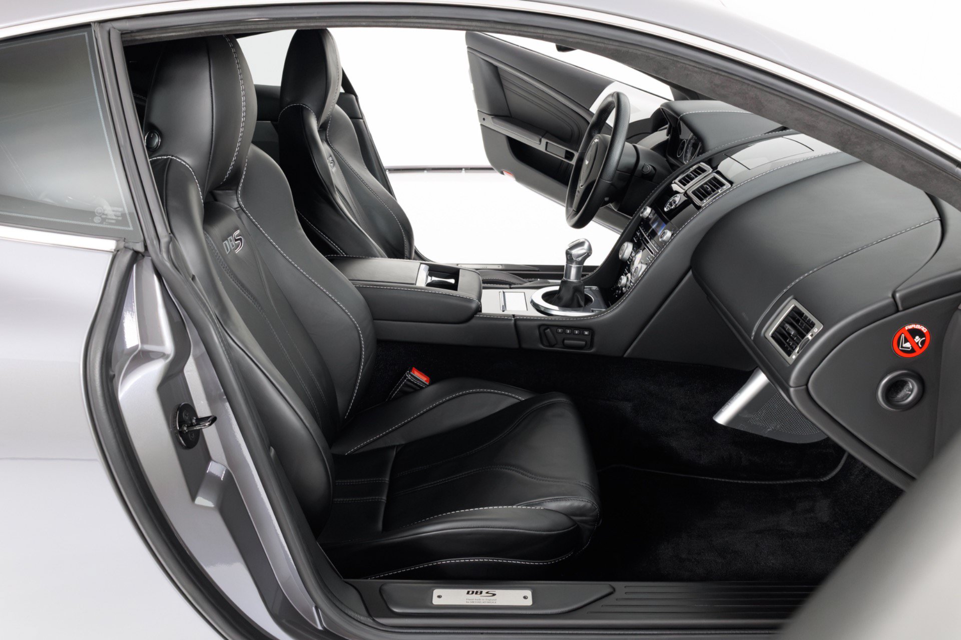 Used 2010 Aston Martin DBS Coupe RWD image 34