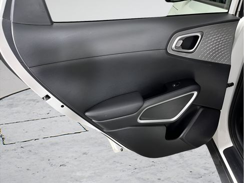 Used 2023 Kia Soul LX FWD image 11