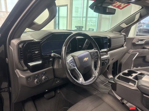 Used 2022 Chevrolet Silverado 1500 LT AWD/4WD image 14
