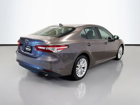 Used 2020 Toyota Camry XLE FWD image 7