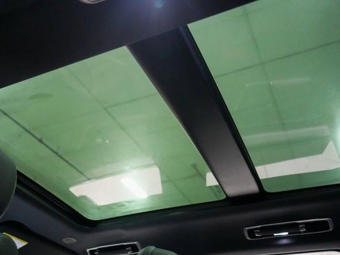 Used 2023 Land Rover Range Rover Sport SE Dynamic image 16