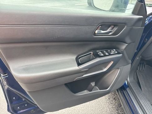 Used 2024 Nissan Pathfinder SL image 14