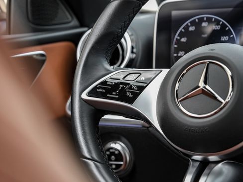 Used 2022 Mercedes-Benz C 300 Sedan w/ Exclusive Trim Package image 17