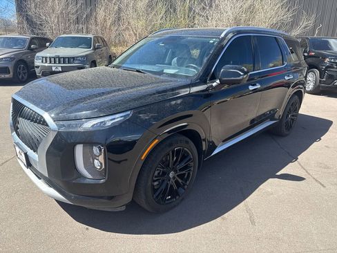 Used 2022 Hyundai Palisade Limited w/ Cargo Package image 3