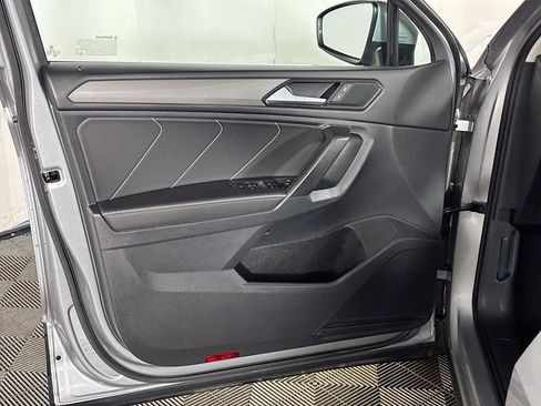 Used 2022 Volkswagen Tiguan SE image 10