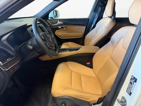 Used 2017 Volvo XC90 T6 Momentum w/ Vision Package AWD/4WD image 11
