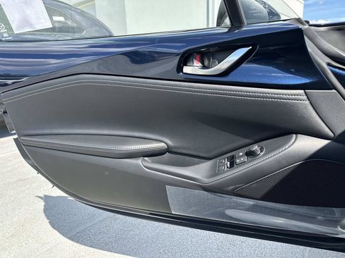 New 2026 MAZDA MX-5 Miata Club w/ Interior Package RWD image 24