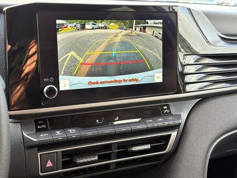 Used 2025 Toyota Camry LE image 8