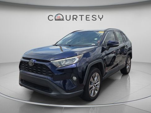 Used 2019 Toyota RAV4 XLE Premium FWD image 1