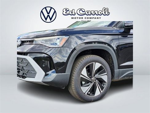 New 2025 Volkswagen Taos SE image 7