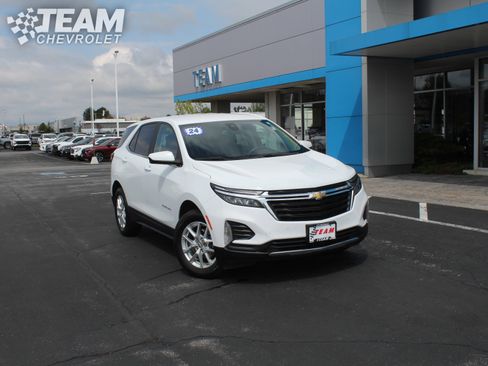 Used 2024 Chevrolet Equinox LT AWD/4WD image 2