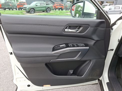 Certified 2022 Nissan Pathfinder SL image 16