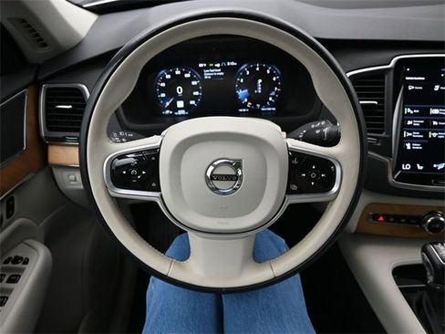 Used 2022 Volvo XC90 T6 Momentum w/ Climate Package image 22
