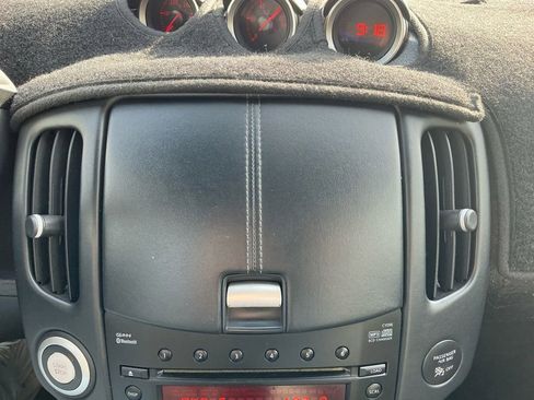 Used 2010 Nissan 370Z Touring image 26