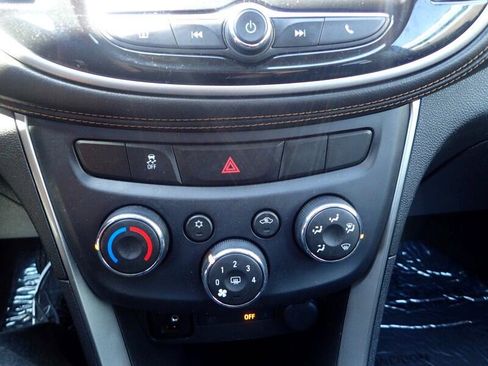 Used 2017 Chevrolet Trax LT image 19