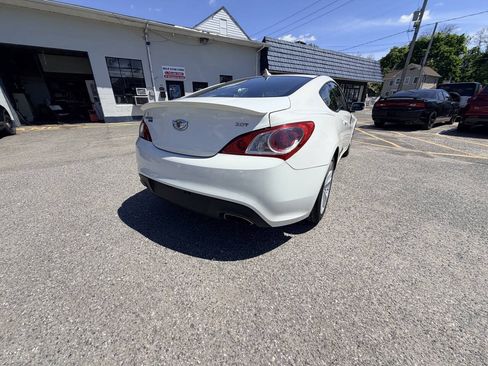 Used 2010 Hyundai Genesis 2.0T RWD image 14