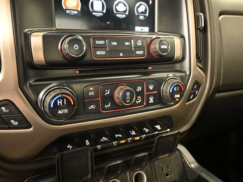 Used 2016 GMC Sierra 2500 Denali w/ Duramax Plus Package image 14