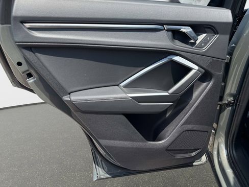 Used 2025 Audi Q3 2.0T Premium image 12