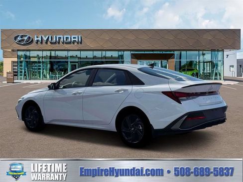 New 2026 Hyundai Elantra Sport FWD image 4