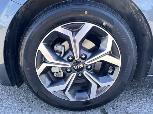 Used 2021 Kia Forte LXS FWD image 10