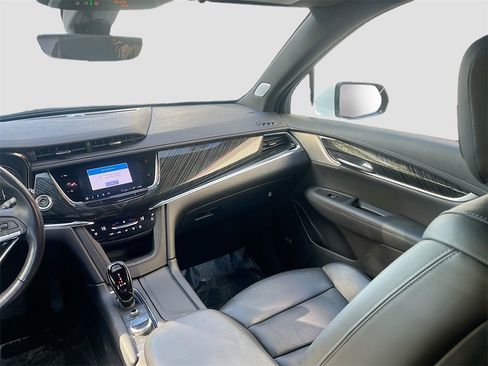 Used 2022 Cadillac XT6 Premium Luxury w/ Technology Package image 25