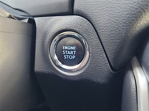 Used 2020 Toyota RAV4 XLE image 12