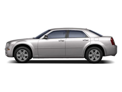 Used 2010 Chrysler 300 Touring RWD image 3