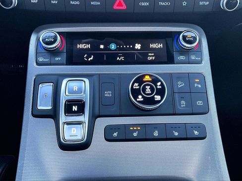 Used 2024 Hyundai Palisade Calligraphy image 32