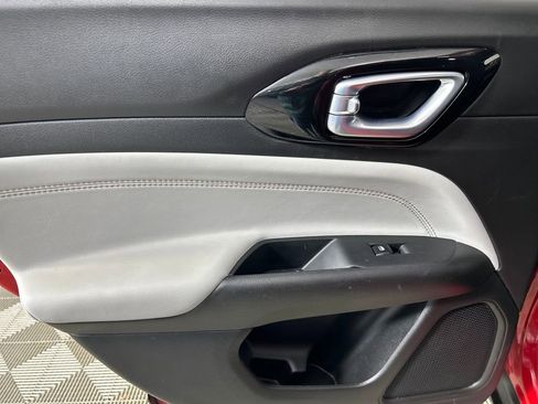 Used 2024 Jeep Compass Limited image 16