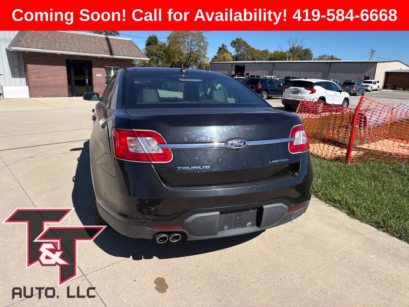 Used 2010 Ford Taurus Limited FWD image 3