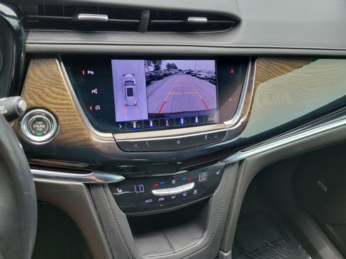 Used 2020 Cadillac XT6 Premium Luxury FWD image 27