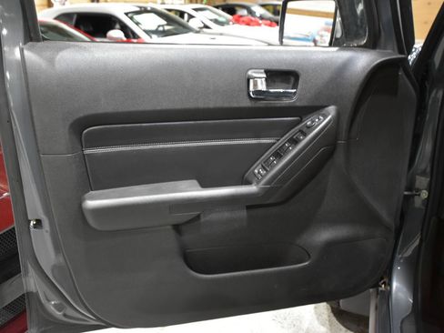 Used 2009 HUMMER H3 Luxury AWD/4WD image 11