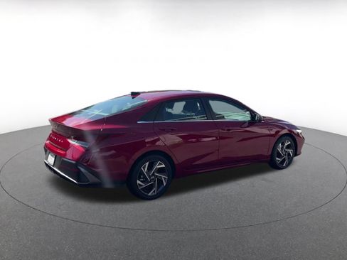 Used 2025 Hyundai Elantra SEL FWD image 12