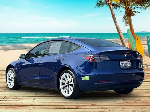Used 2023 Tesla Model 3 Standard Range RWD image 4