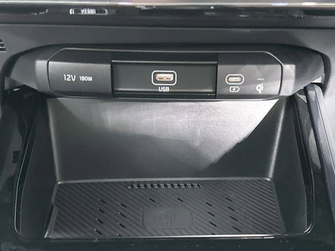 Used 2025 Kia Niro EX Touring image 24