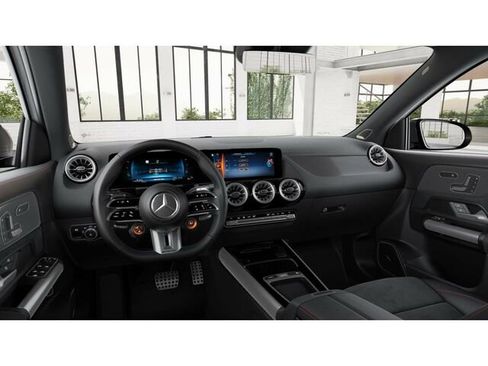 New 2026 Mercedes-Benz GLA 35 AMG 4MATIC image 4