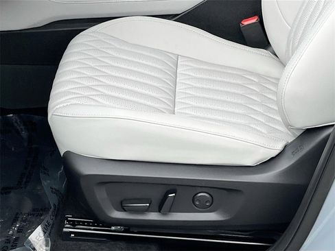 New 2025 Mitsubishi Outlander SEL image 20