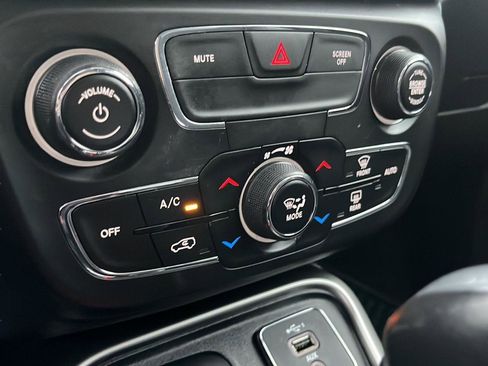 Used 2021 Jeep Compass Latitude w/ Convenience Group image 18