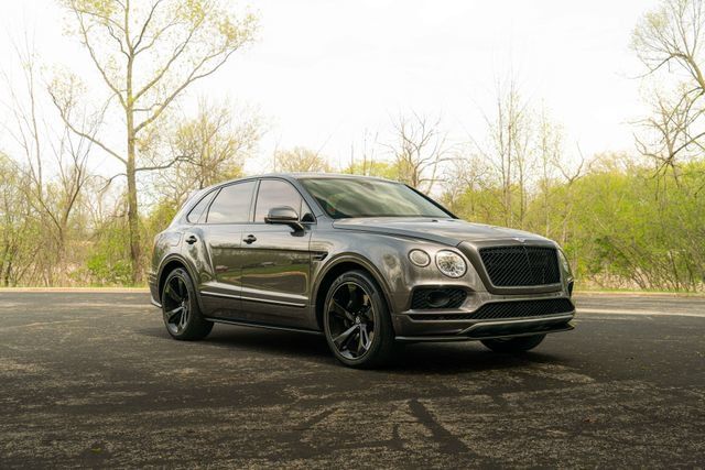 Used 2018 Bentley Bentayga AWD/4WD image 35