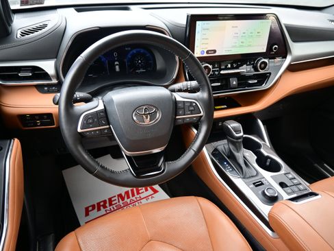 Used 2023 Toyota Highlander Platinum AWD/4WD image 27