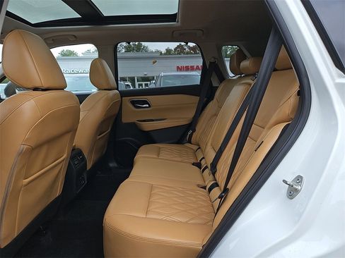 Certified 2021 Nissan Rogue Platinum image 10