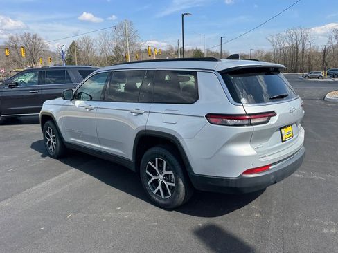 Used 2024 Jeep Grand Cherokee L Limited w/ Luxury Tech Group II image 4