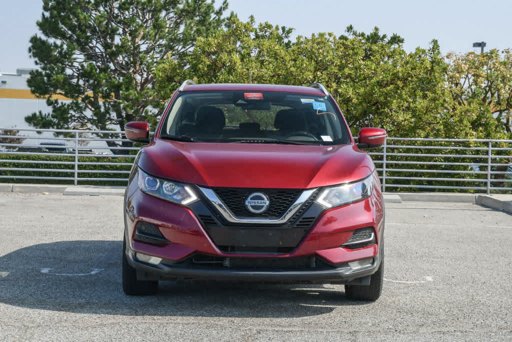 Used 2022 Nissan Rogue Sport SV FWD image 2