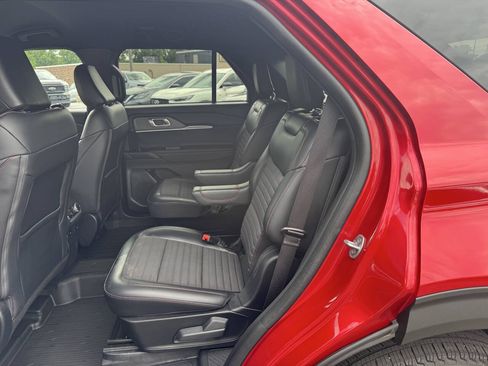 Used 2025 Ford Explorer ST-Line AWD/4WD image 8