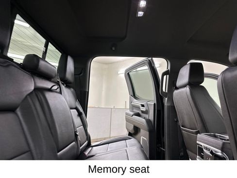 Used 2024 GMC Sierra 1500 SLT w/ SLT Premium Plus Package AWD/4WD image 32