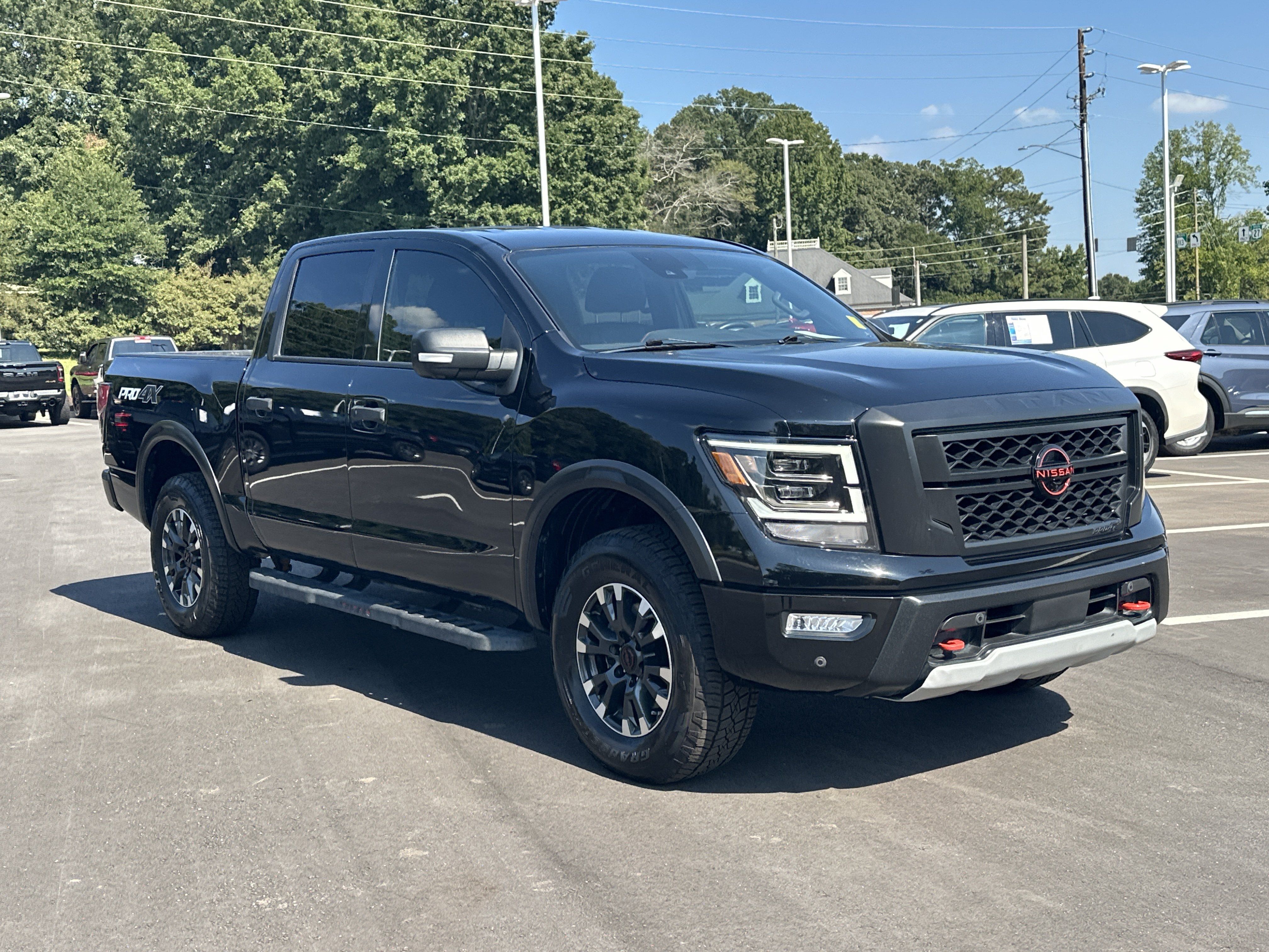 Used 2024 Nissan Titan PRO-4X w/ Pro-4x Convenience Package AWD/4WD image 2