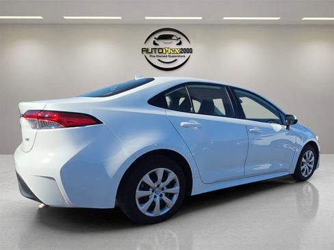 Used 2024 Toyota Corolla LE image 7